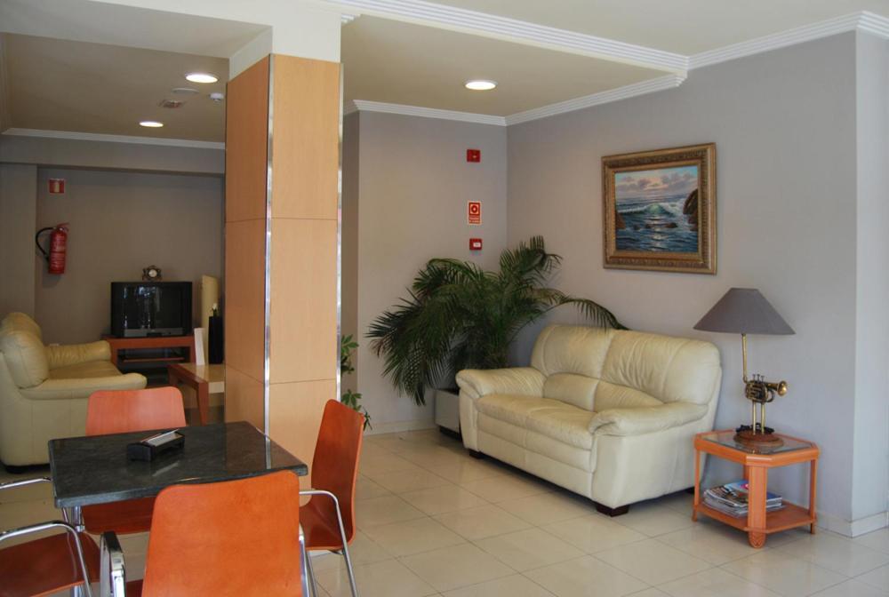 פורטונובו Hotel Plaza מראה חיצוני תמונה