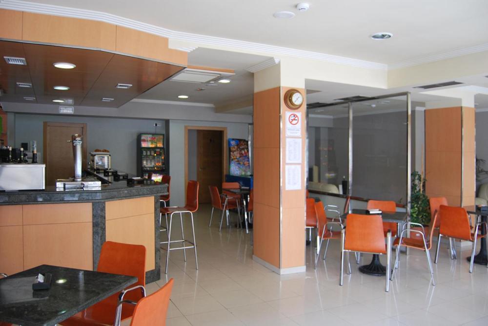 פורטונובו Hotel Plaza מראה חיצוני תמונה